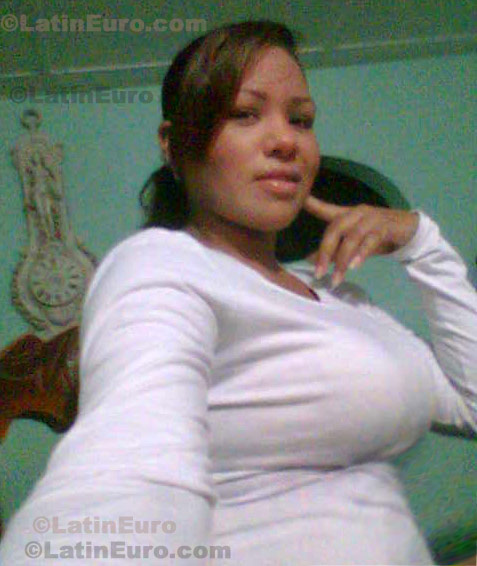 Date this exotic Colombia girl Andrea from Barranquilla C8146