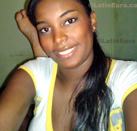 Date this georgeous Colombia girl Luisana from Cali C8244