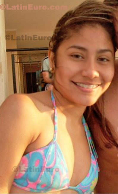 Date this athletic Colombia girl Triana from Santa Marta C8330