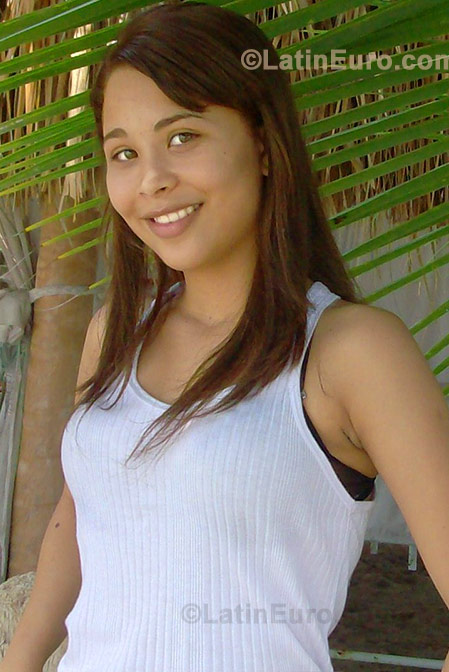 Date this voluptuous Colombia girl Kimberly from  C8355