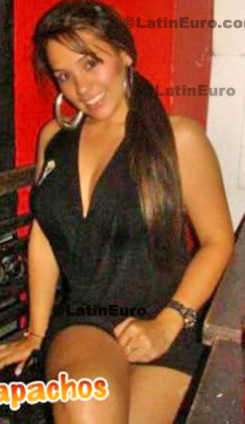 Date this tall Colombia girl Nikoll from Villavicencio C8385