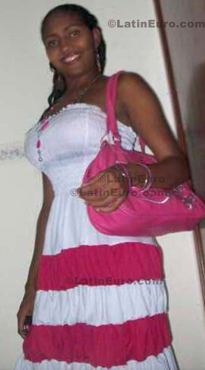 Date this lovely Colombia girl Rosy from Barranquilla C8584