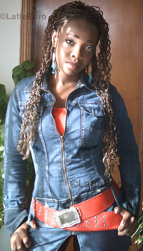 Date this delightful Colombia girl Cecilia from Bogota C8732