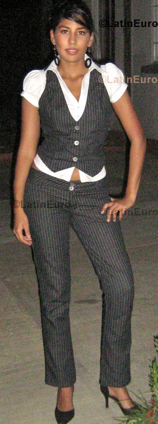 Date this sensual Colombia girl Oriana from Cucuta C8783