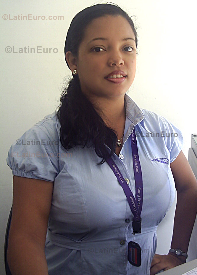 Date this athletic Colombia girl Belkis from Barranquilla C8826
