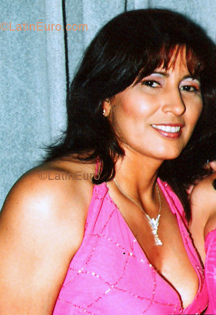 Date this good-looking Colombia girl Mariela from  C8980