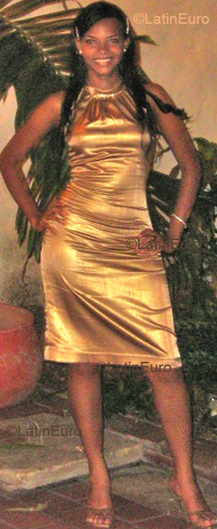 Date this delightful Colombia girl Karen from Cartagena C9148
