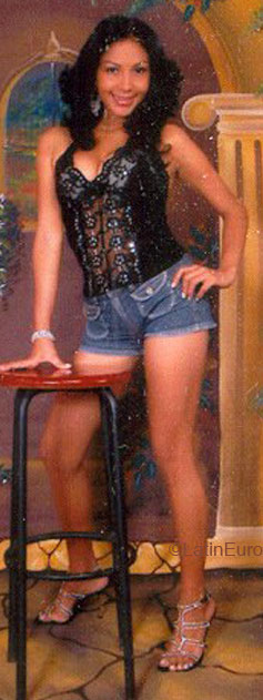 Date this beautiful Colombia girl Milenis from Barranquilla C9337