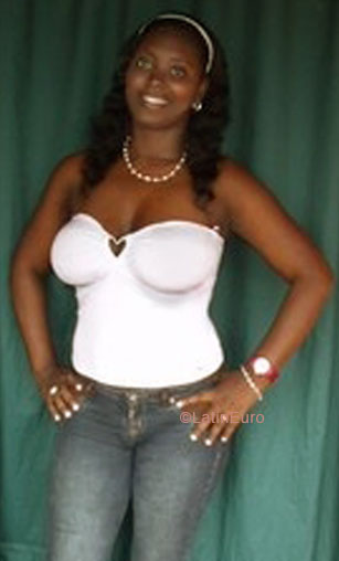 Date this nice looking Colombia girl Nelsy from Cali C9592