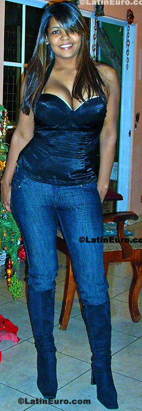 Date this tall Any Country girl Rosa from Santo Domingo N-1145