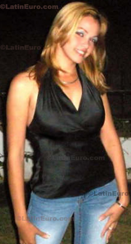 Date this foxy Dominican Republic girl Miguelina from Barahona N-1244