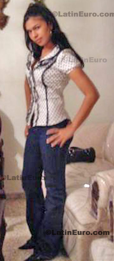 Date this georgeous Dominican Republic girl Luisanna from Bonao N-1282