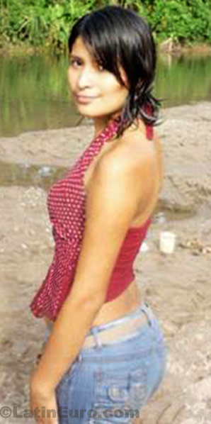 Date this tall Peru girl Ana from Lima N-1286