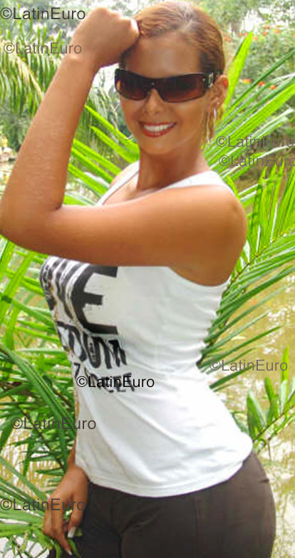 Date this georgeous Peru girl Karen from  N-129
