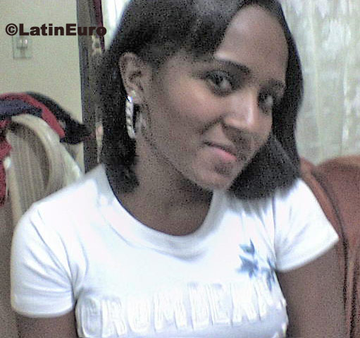 Date this charming Dominican Republic girl Yanna from Puerto Plata N-1316