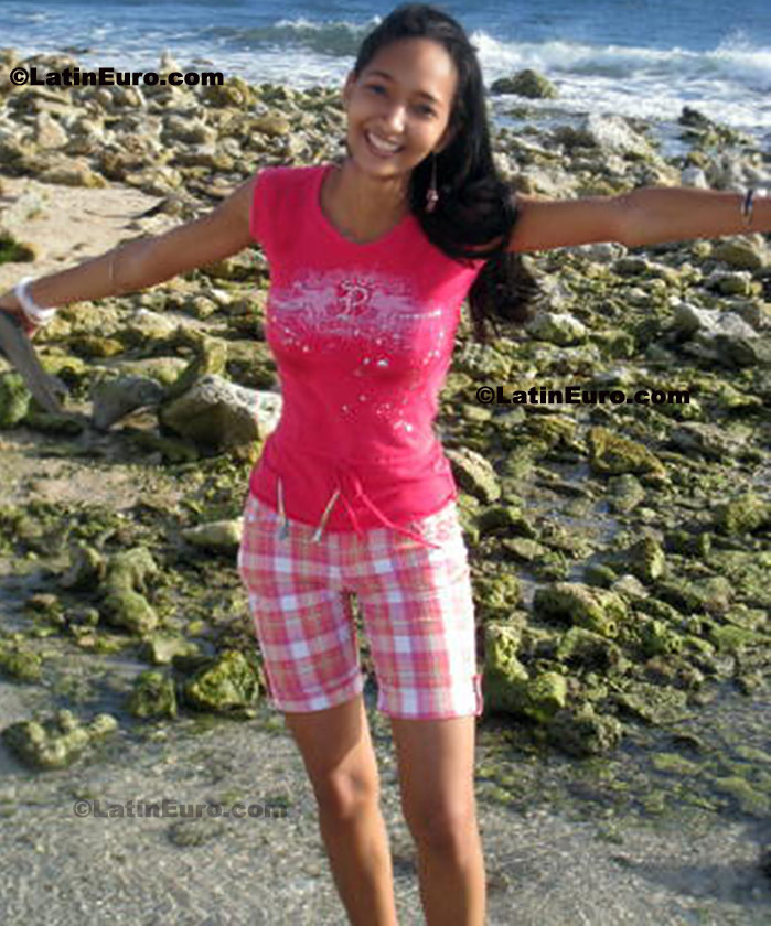 Date this delightful Dominican Republic girl Sunny from La Romana N-1348