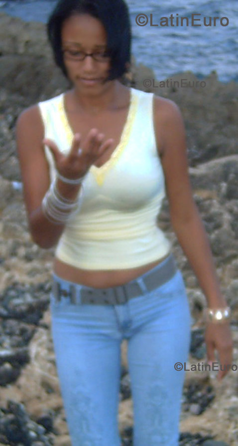 Date this fun Dominican Republic girl Tania from Santo Domingo N-1404