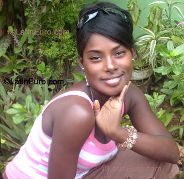 Date this attractive Any Country girl Miguelina from  N-1493