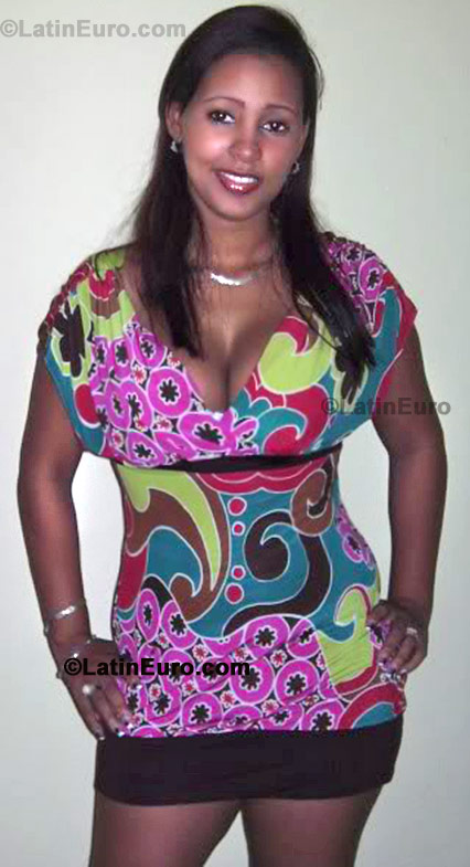 Date this happy Dominican Republic girl Dianela- from Santo Domingo N-1507