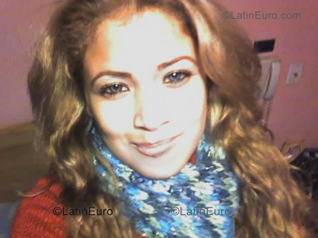 Date this funny Any Country girl Jennyfer from  N-283