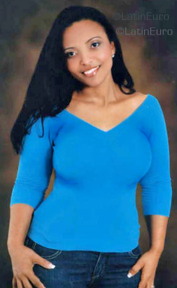 Date this sultry Dominican Republic girl Benita from Santiago N-33