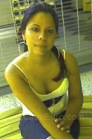 Date this stunning Dominican Republic girl Josefina from Santo Domingo N-430