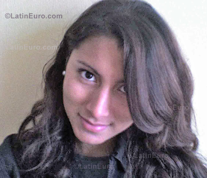 Date this charming Peru girl Alicia from Lima N-439