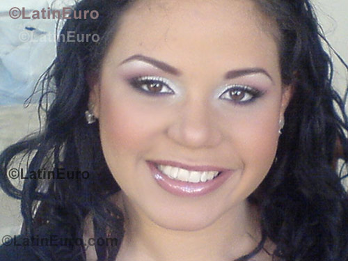 Date this funny Dominican Republic girl Dayhana from Santiago N-456