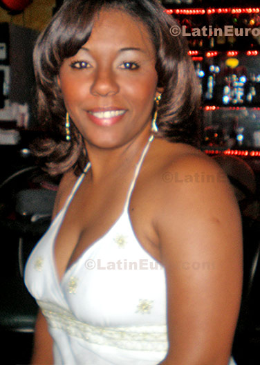 Date this beautiful Dominican Republic girl Elisabeth from San Pedro de Macoris N-475