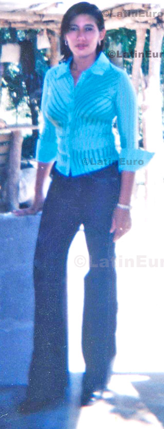 Date this charming Honduras girl Dilcia from Trujillo N-822