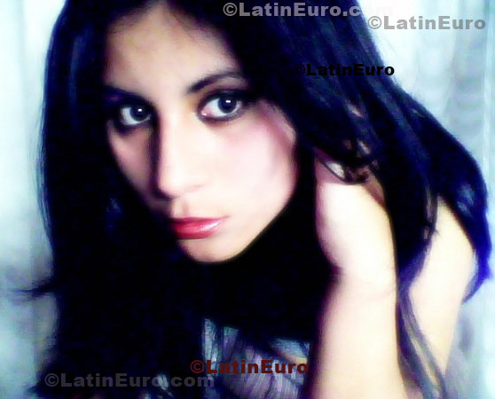Date this happy Peru girl Nataly from Cajamarca N-975