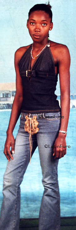 Date this nice looking Jamaica girl Sandria from Manchester N1035
