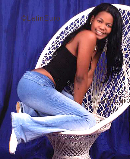 Date this exotic Dominican Republic girl Lucrecia from San Cristobal N1096