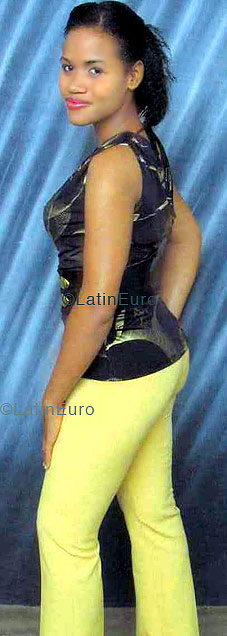 Date this passionate Dominican Republic girl Eligia from Santo Domingo N1130