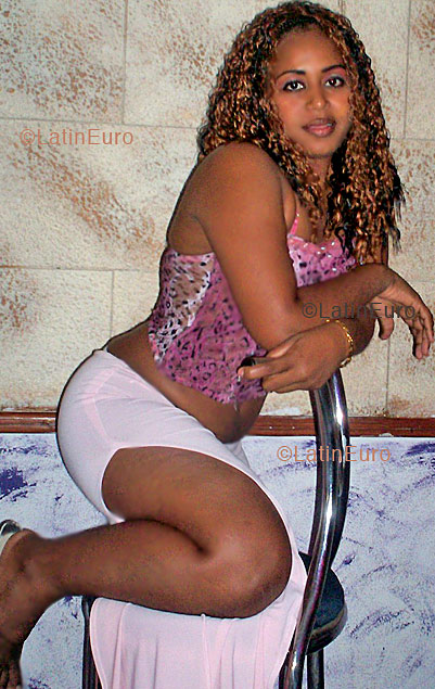 Date this pretty Dominican Republic girl Denny from Santo Domingo N1160