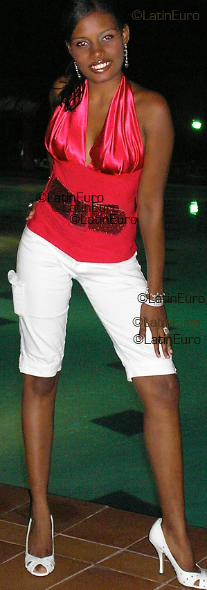 Date this hot Dominican Republic girl Cindy from Santo Domingo N119
