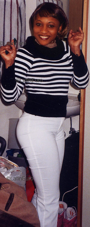 Date this foxy France girl Marie from  N1332
