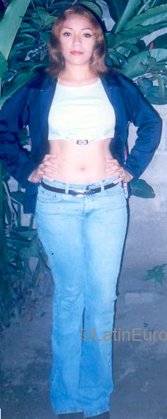 Date this nice looking Honduras girl Jessica from San Pedro Sula N1344