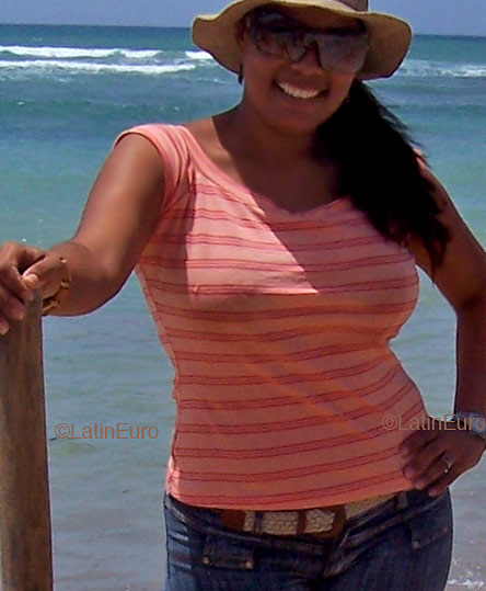 Date this tall Dominican Republic girl Cesarina from Santo domingo N1391