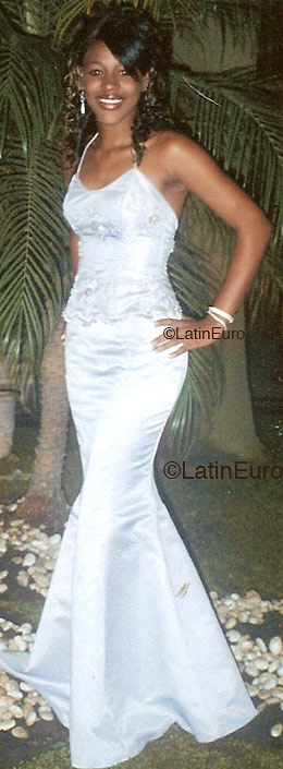 Date this good-looking Dominican Republic girl Reyna from Santo Domingo N1500