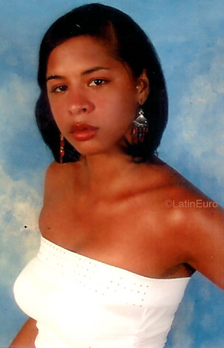 Date this hot Dominican Republic girl Fiordaliza from  N1505