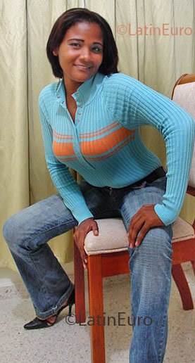 Date this fun Dominican Republic girl Yesenia from Santiago N192