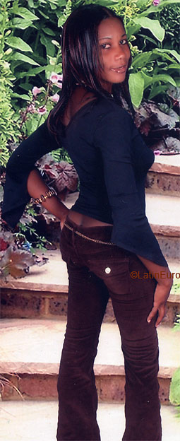 Date this sensual Jamaica girl Shelly from  N2053