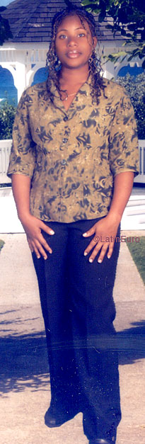 Date this nice looking Jamaica girl Nasheewi from Kingston N2288