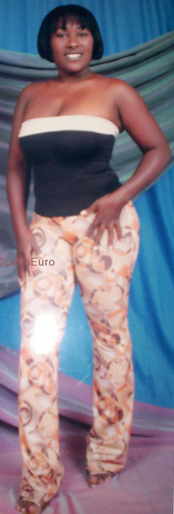 Date this lovely Dominican Republic girl Carolina from San Cristobal N2300