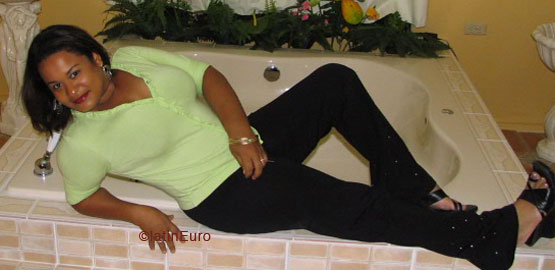 Date this happy Dominican Republic girl Giovanny from Nagua N2306