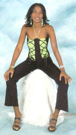 Date this foxy Dominican Republic girl Maldier from Santo Domingo N2380