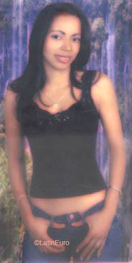 Date this happy Dominican Republic girl Maribel from Nagua N2466