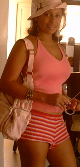 Date this hot Dominican Republic girl Awhilda from San Francisco de Macoris N2547
