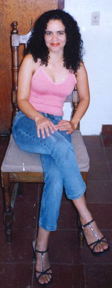 Date this young Honduras girl Carolina from Yoro N2627